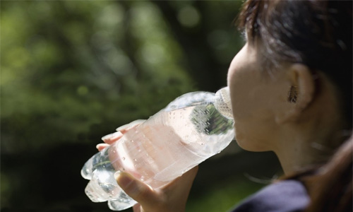 学生饮水图.jpg